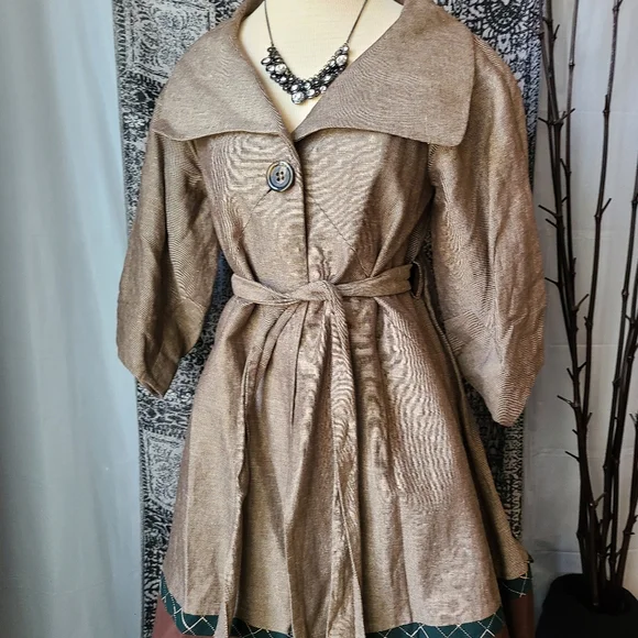 BCBG...BEAUTIFUL LONG COAT - Picture 1 of 7